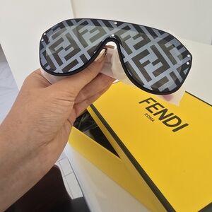 Fendi Ff M0039 Shield Sunglasses Gray/black